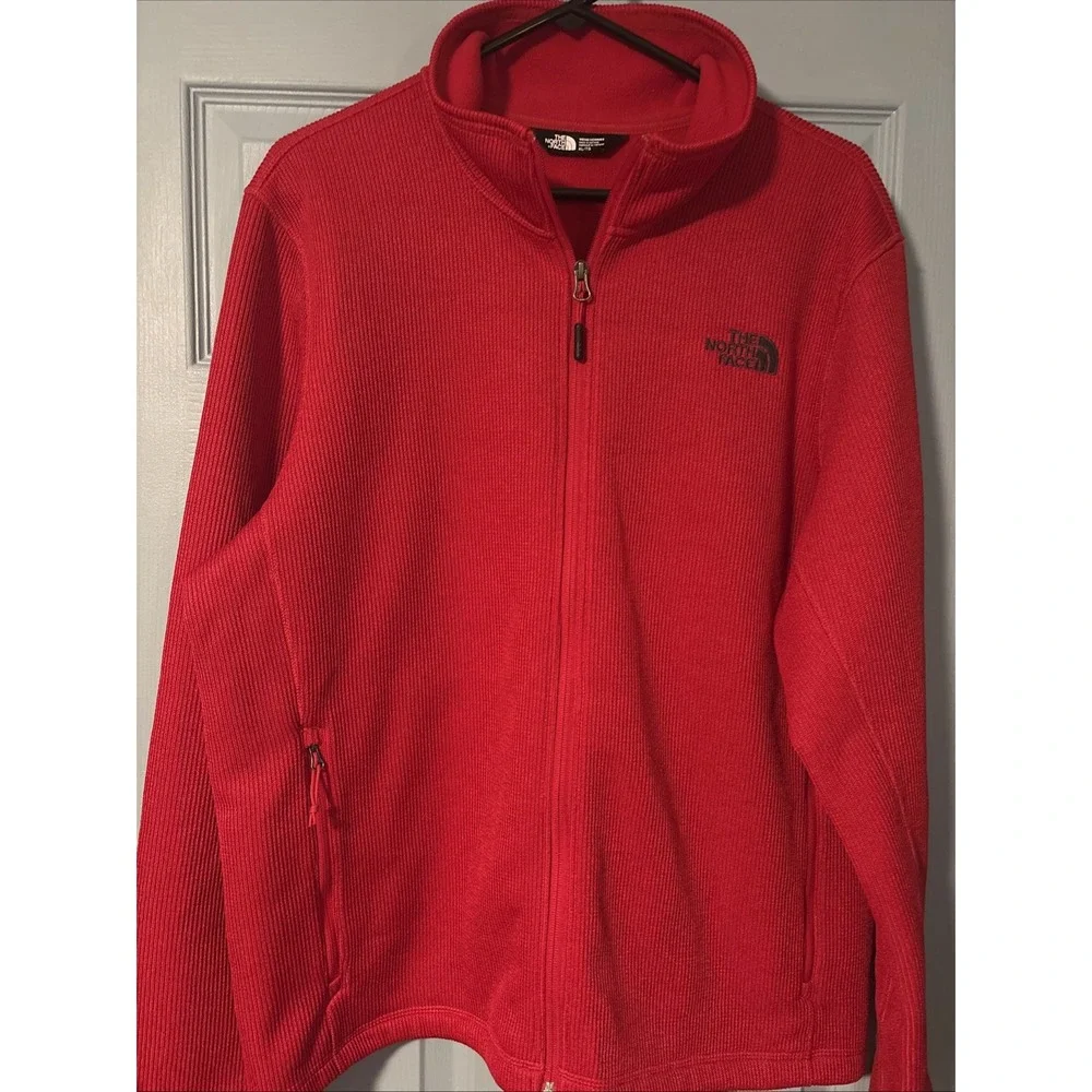 The North Face Men's Red Soft shell Jacket Sz XL. Outdoors, Hiking, Fishing.